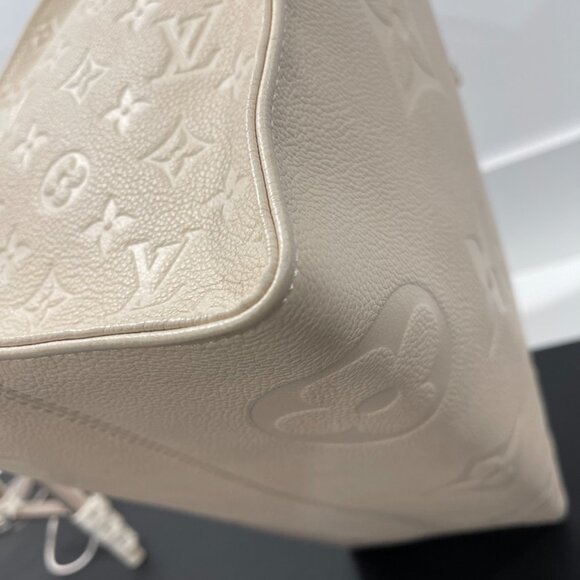 Louis Vuitton On The Go GM Monogram Cream Empreinte Leather (127536) - Picture 6 of 14